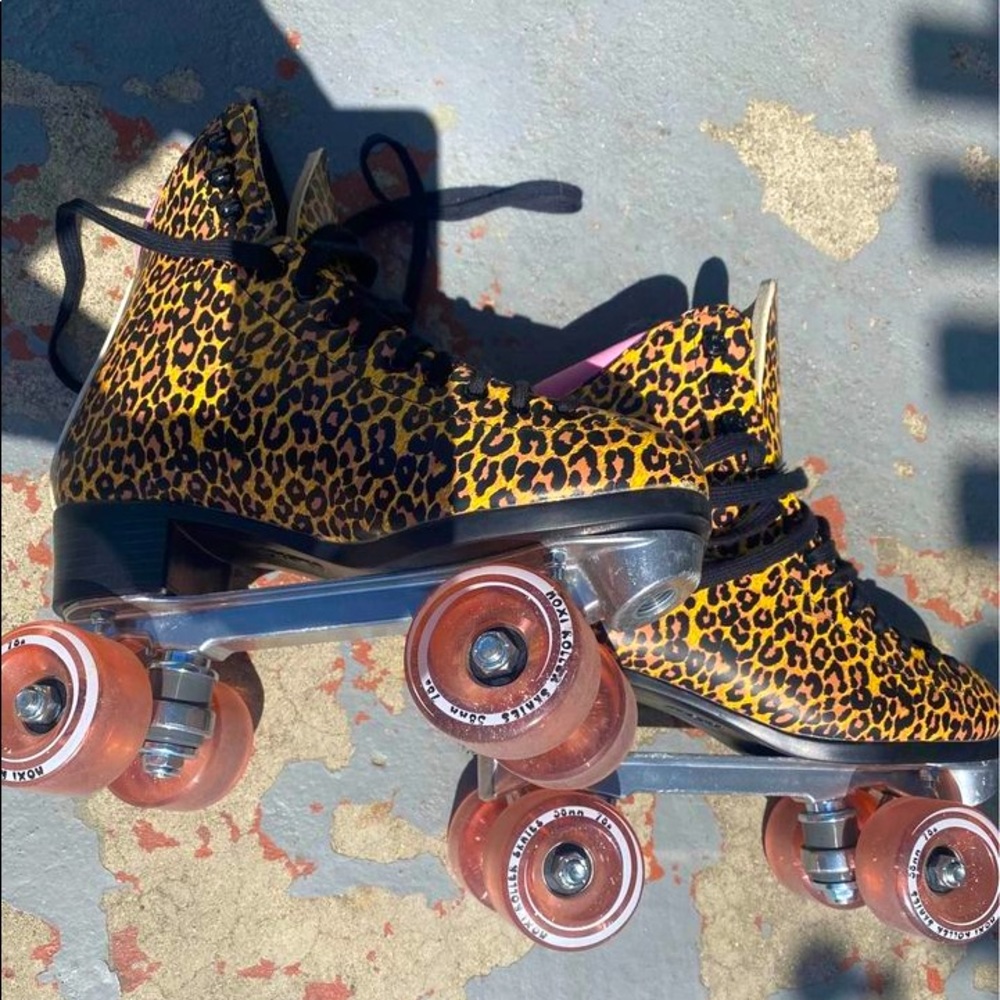 Leopard print Moxi Jungle Skates